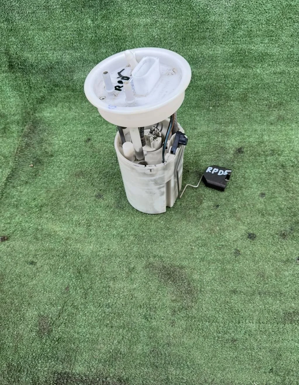 Б.у. насос топливный SKODA RAPID SKODA RAPID