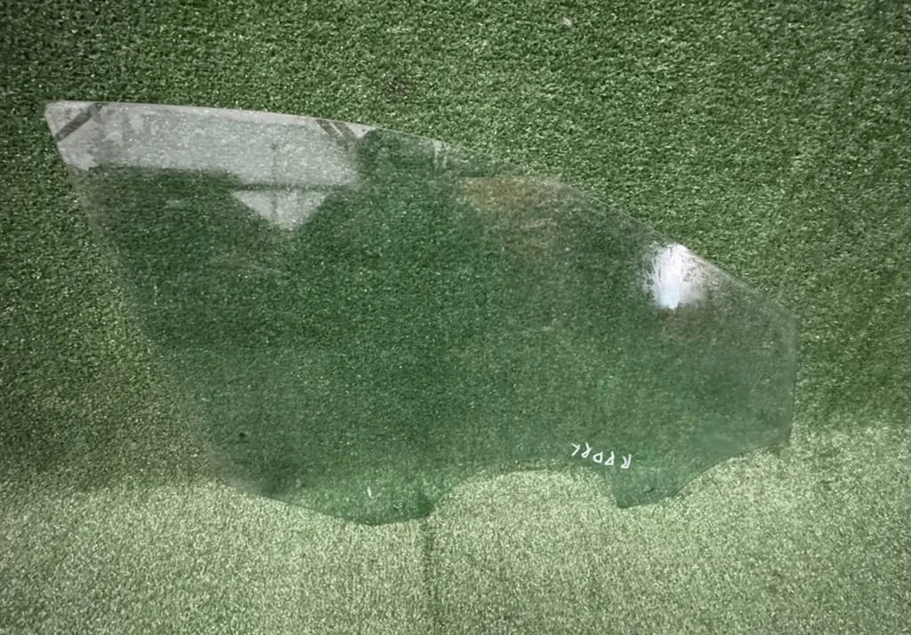 Б.у. стекло двери SKODA RAPID SKODA RAPID