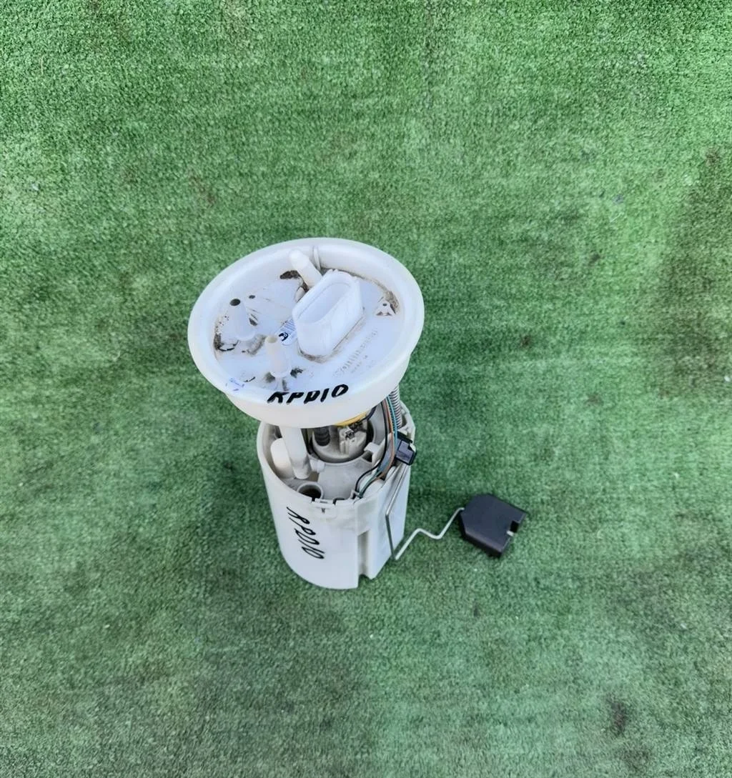 Б.у. насос топливный SKODA RAPID SKODA RAPID