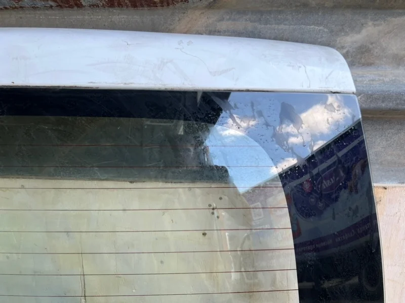 Дверь багажника Hyundai H-1 2014 737004H132