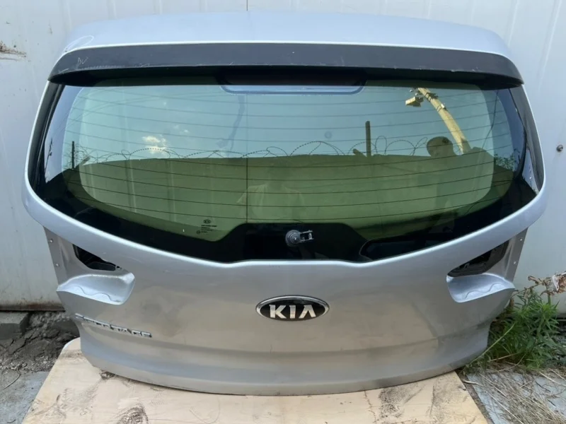 Дверь багажника Kia Sportage 2012 737003U010 SL D4HA