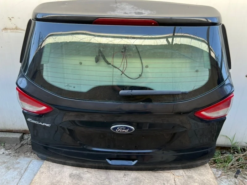 Дверь багажника Ford Escape 2013 2387360 TM2