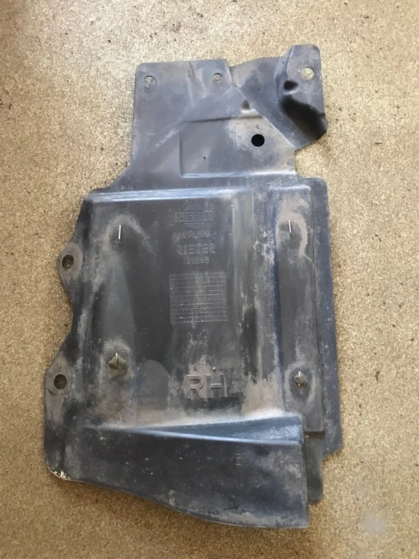 Защита двигателя Nissan Qashqai 64838JD00A J10, правая