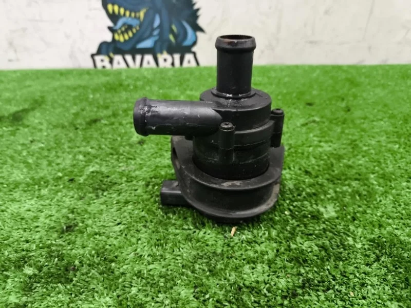 Дополнительная водяная помпа volkswagen Passat 2010 1K0965561J B6 CDA