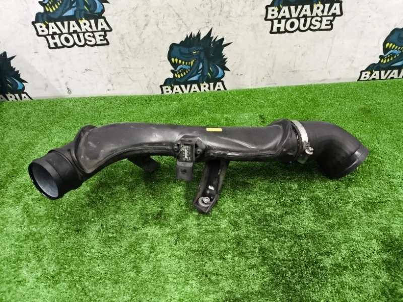 Патрубок впускного коллектора volkswagen Passat 2010 1K0145770N B6 CDA