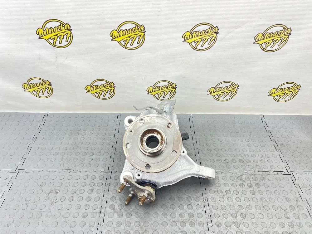 Кулак поворотный передний левый Volkswagen Passat CC B6 рестайлинг (2012—2017)