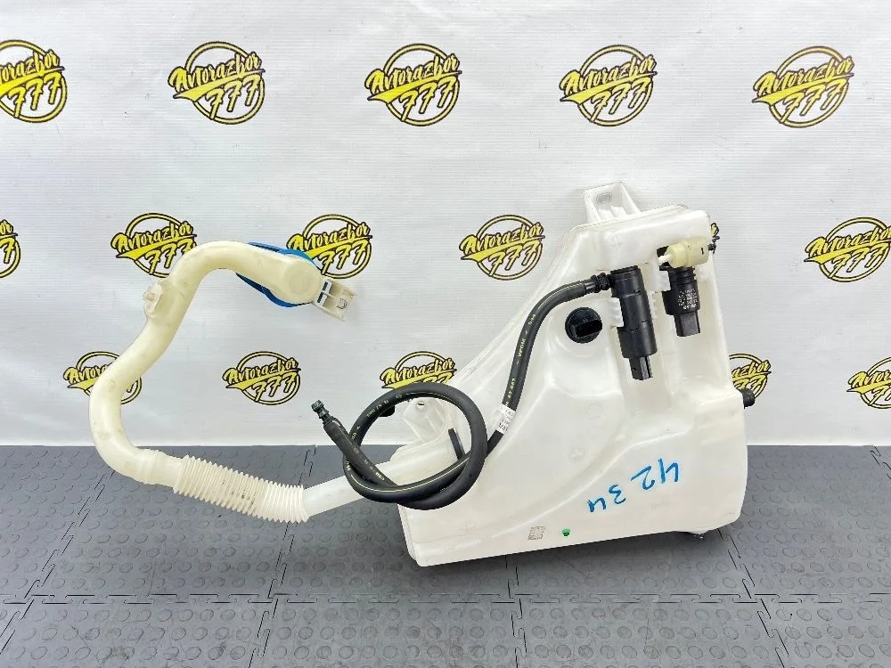 Бачок омывателя лобового стекла Volkswagen Touareg II рестайлинг (2014—2018)