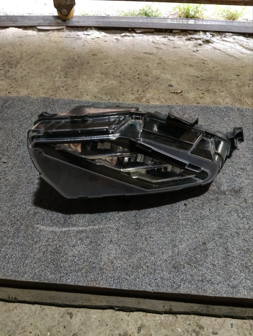 Фара противотуманная Kia Cerato 4 2023 92201M6500, передняя левая