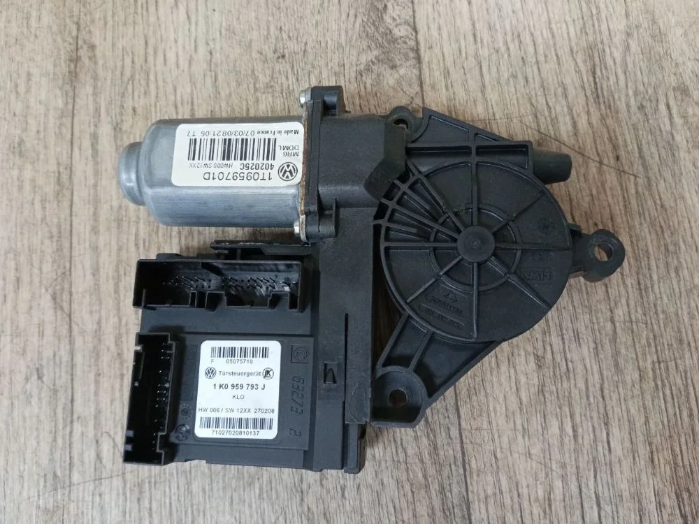 Моторчик стеклоподъемника Skoda Octavia II (2004—2009) Octavia II (2004—2009) 1Z3