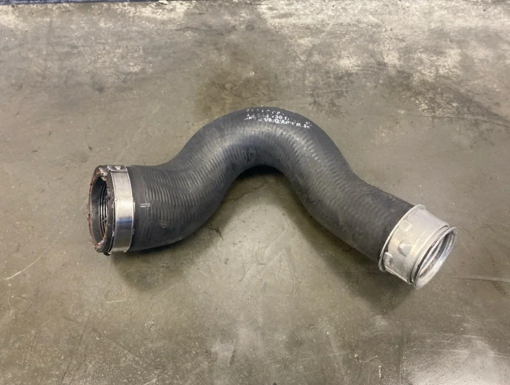 Патрубок интеркулера Audi Q7 4L