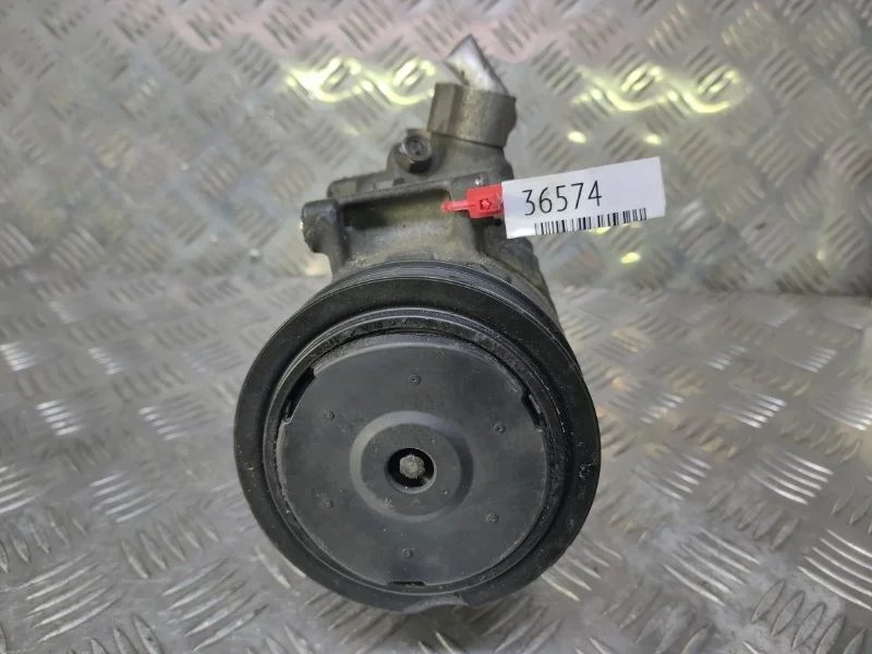 Компрессор кондиционера Volkswagen Passat B7