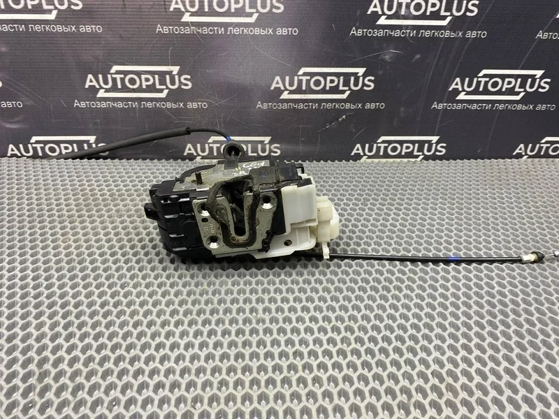 Замок боковой двери Kia Ceed 2006-2010 814201H000 ХЕТЧБЕК 1.6 G4FC, задний правый