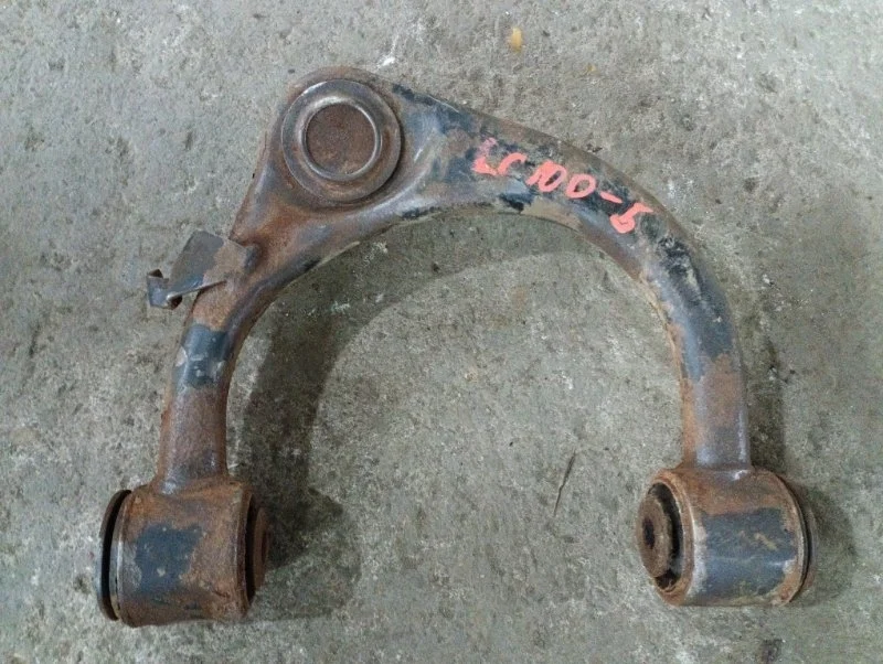 Рычаг передний левый Toyota Land Cruiser (100) 1998-2007 2004 4863060010 ВНЕДОРОЖНИК 4.7 I 2UZFE