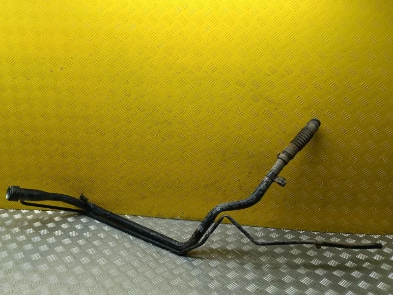 Горловина топливного бака Toyota Land Cruiser (100) 1998-2007 2004 7720160531 ВНЕДОРОЖНИК 4.7 I 2UZFE