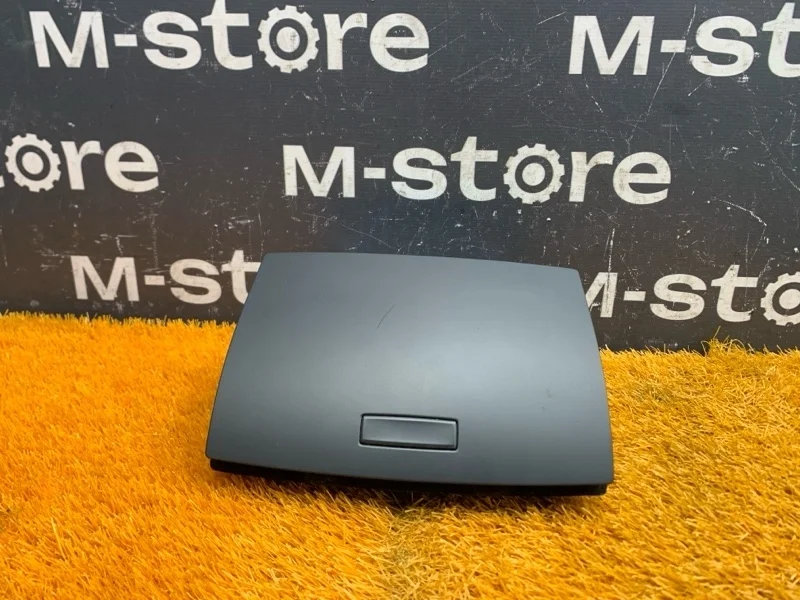 Бардачок в центральную консоль Volkswagen Touareg 2008 7L6857919D 7L BHK