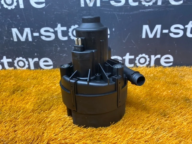 Насос воздушный Mercedes-Benz C-Class 2001 A0001404285 W203 111.951