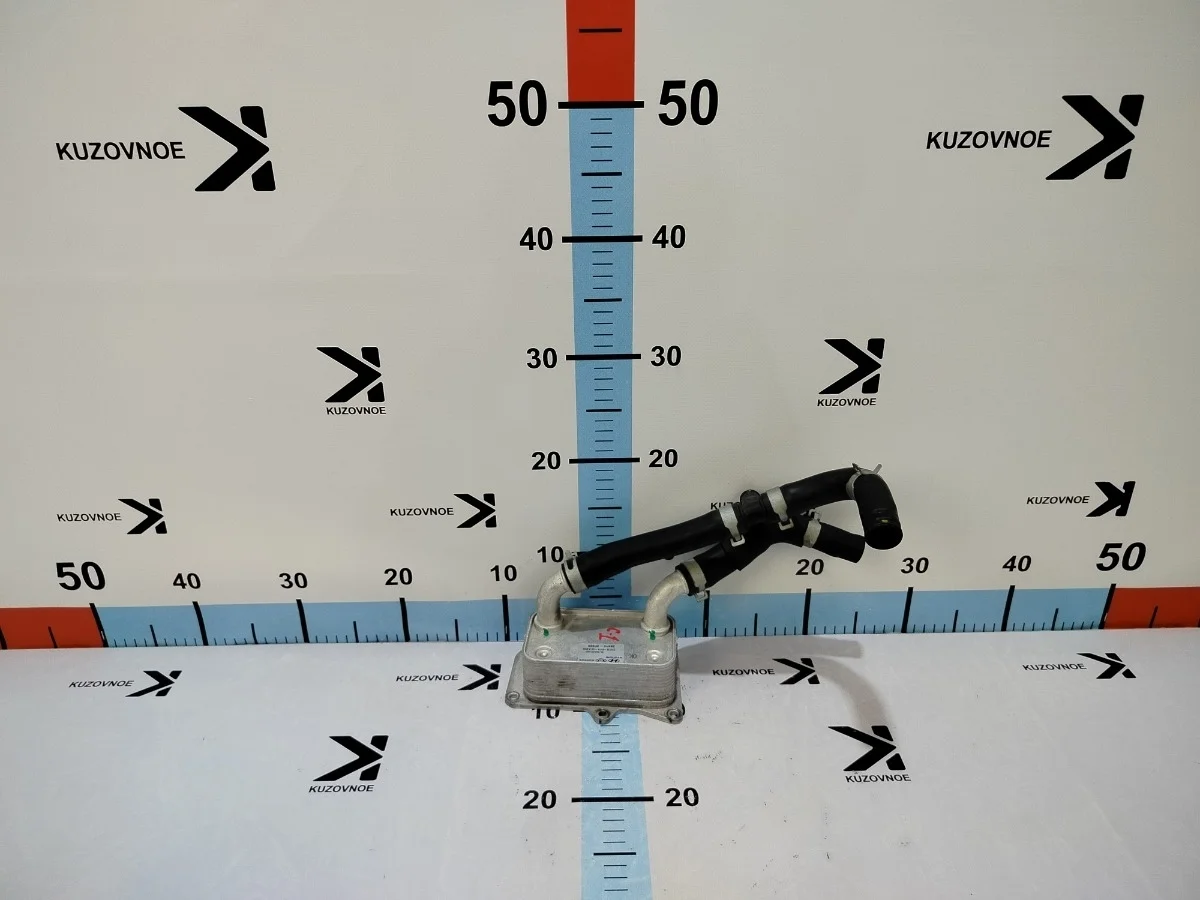 Радиатор масляный Hyundai Staria 2023 US4