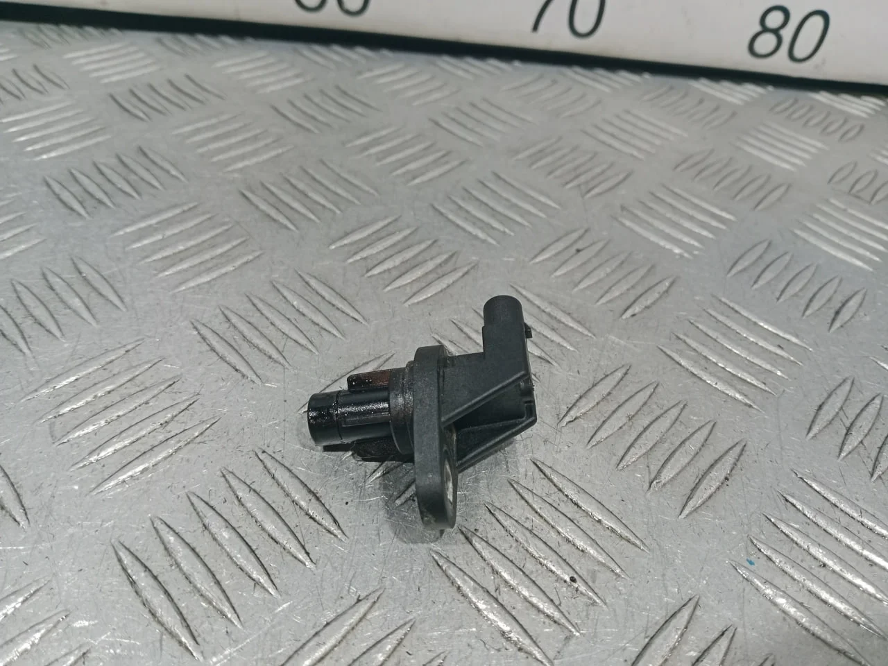 [Б/У] Датчик положения распредвала [Код: 00636918 ]