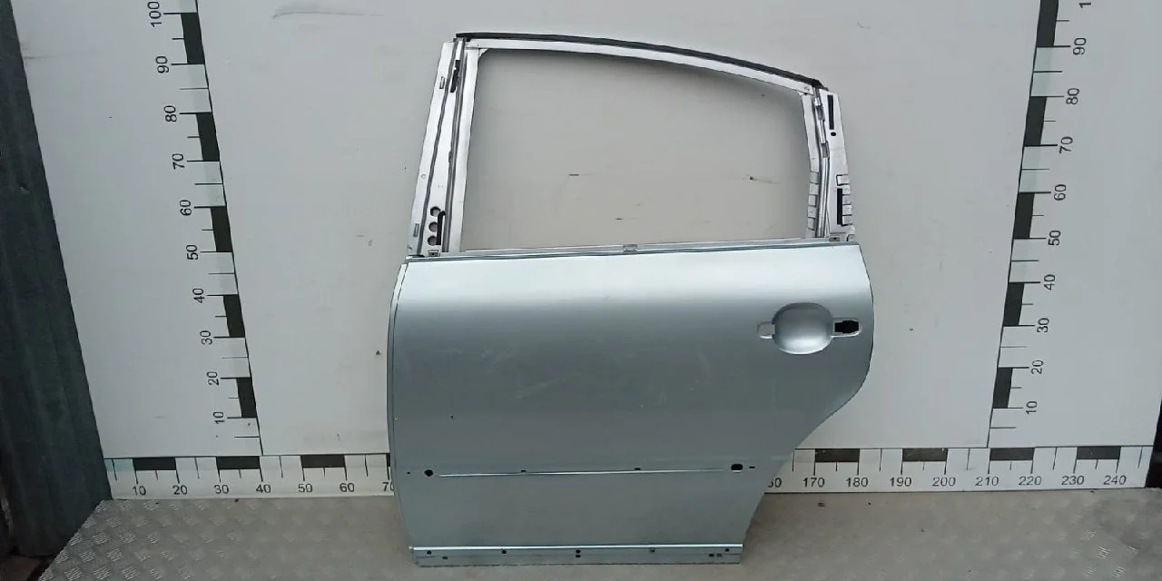 [Б/У] Дверь задняя левая (седан) VW Passat [Код: 00638218 ]