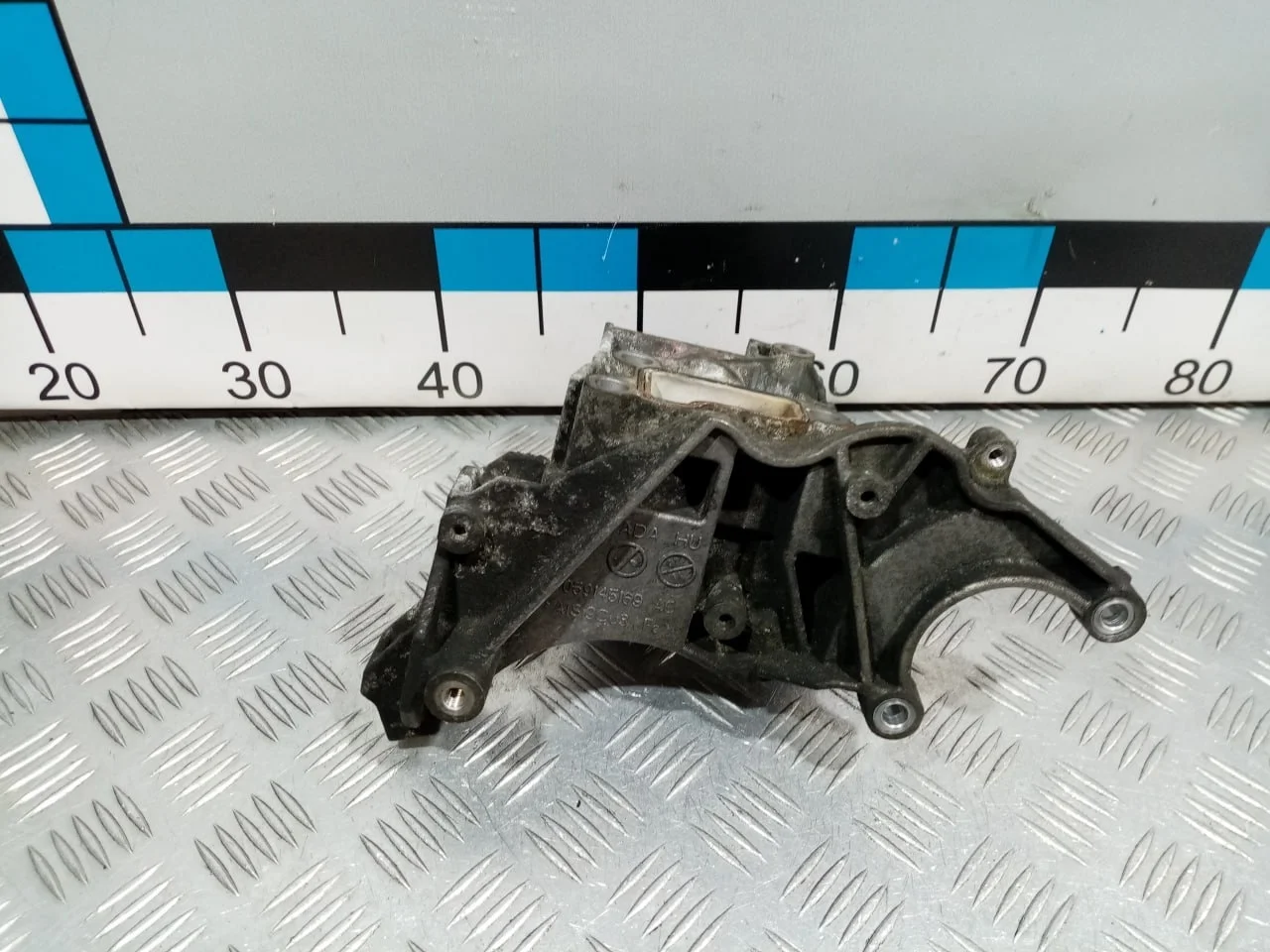 [Б/У] Кронштейн ГУР [Код: 00637768 ]