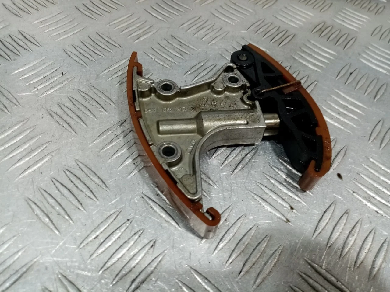 [Б/У] Натяжитель цепи [Код: 00637570 ]