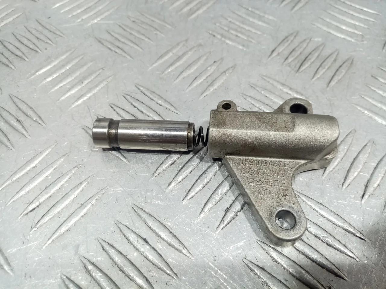 [Б/У] Натяжитель цепи ГРМ [Код: 00637573 ]