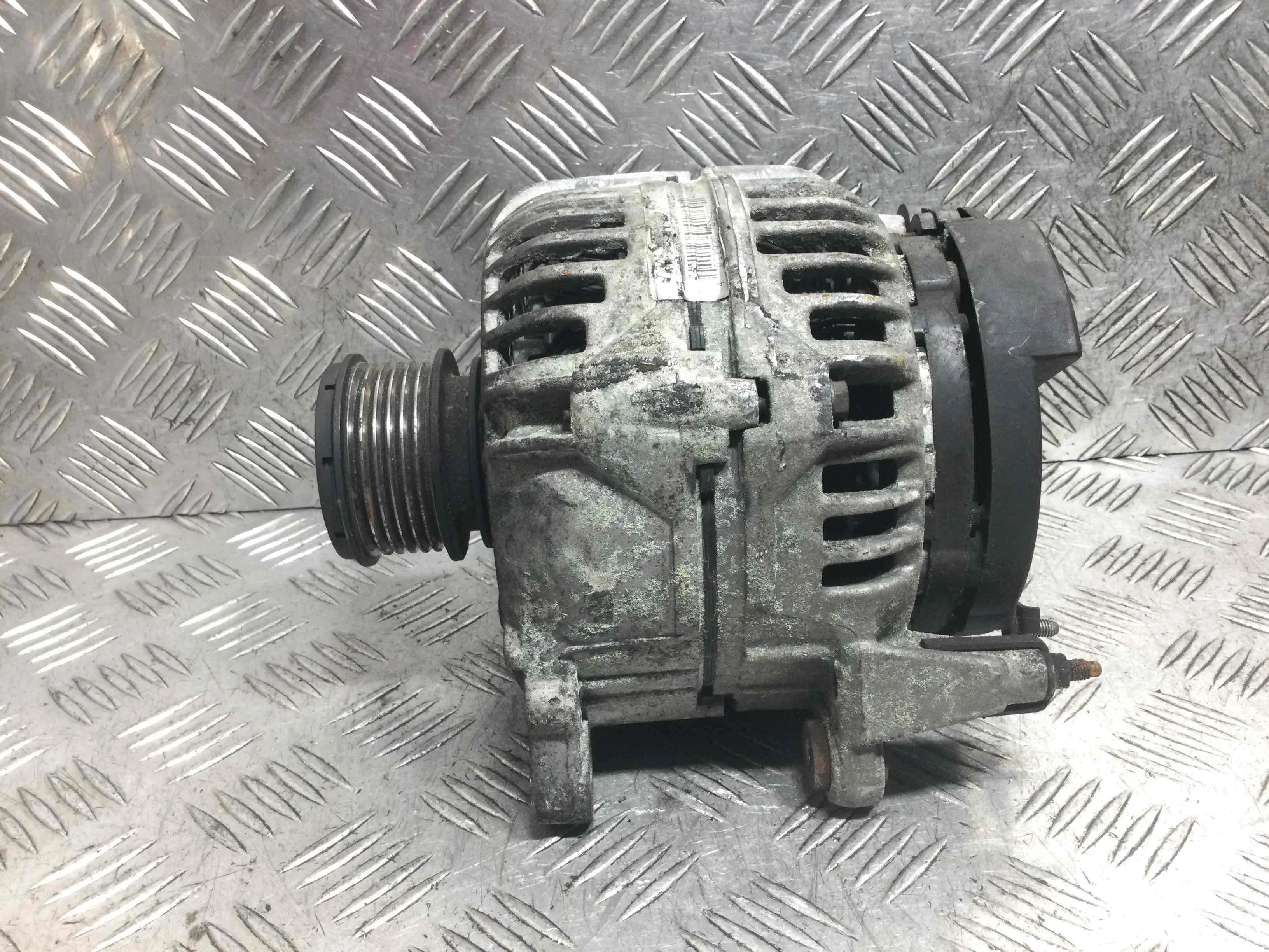 Генератор SEAT Toledo 2 поколение (1998-2004) бензин 2.3 i Механика Седан