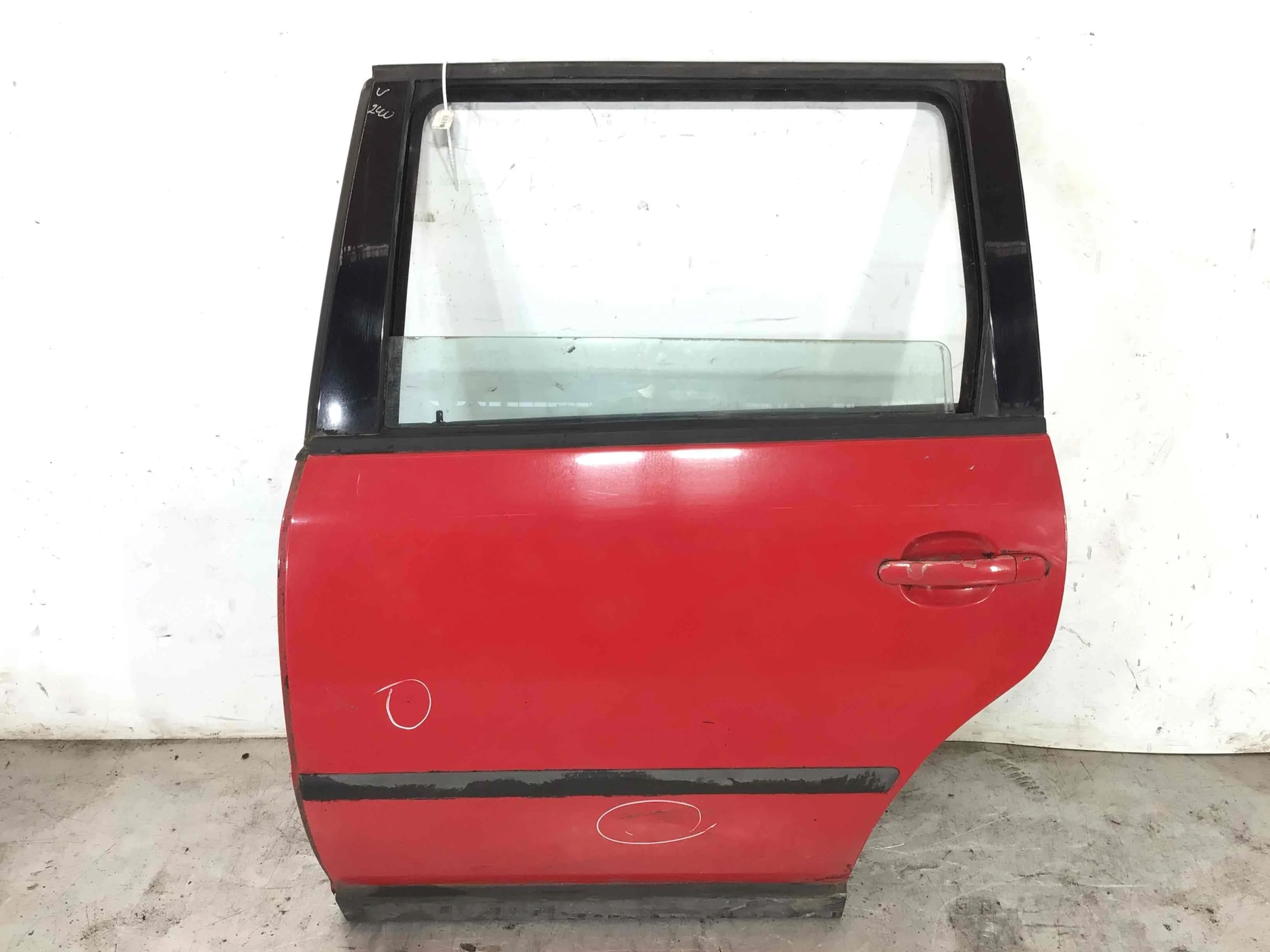 Дверь задняя левая Volkswagen Passat B5 (1996-2000) бензин 1.8 i Механика Универсал