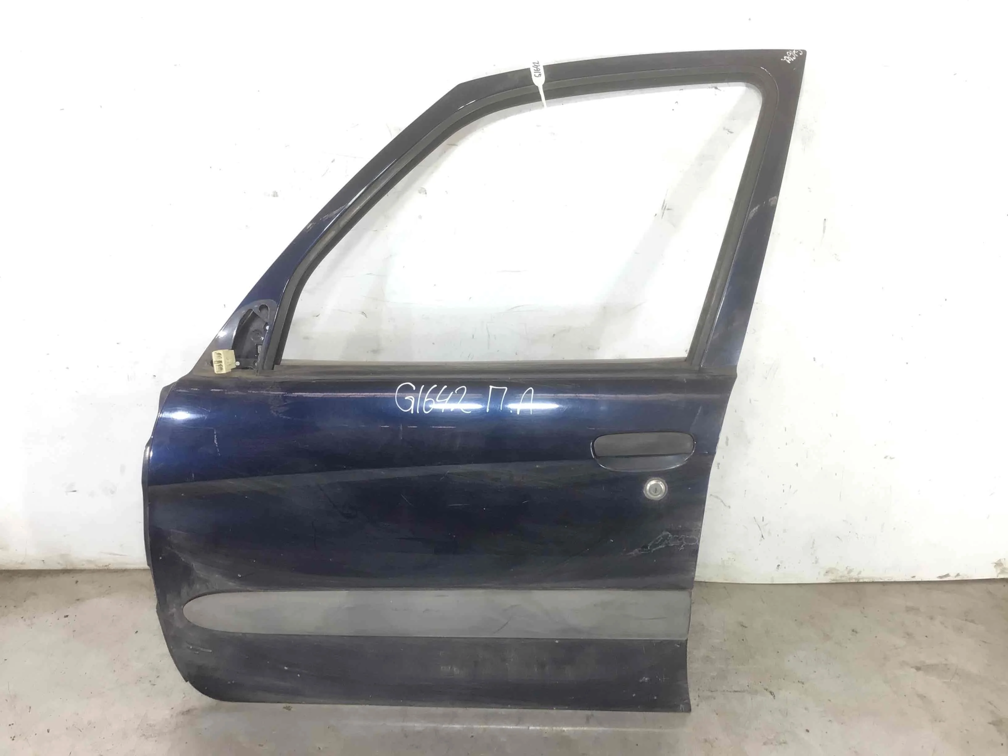 Дверь передняя левая Citroen Xsara Picasso 1 поколение (1999-2004) бензин 1.8 i Механика Минивэн