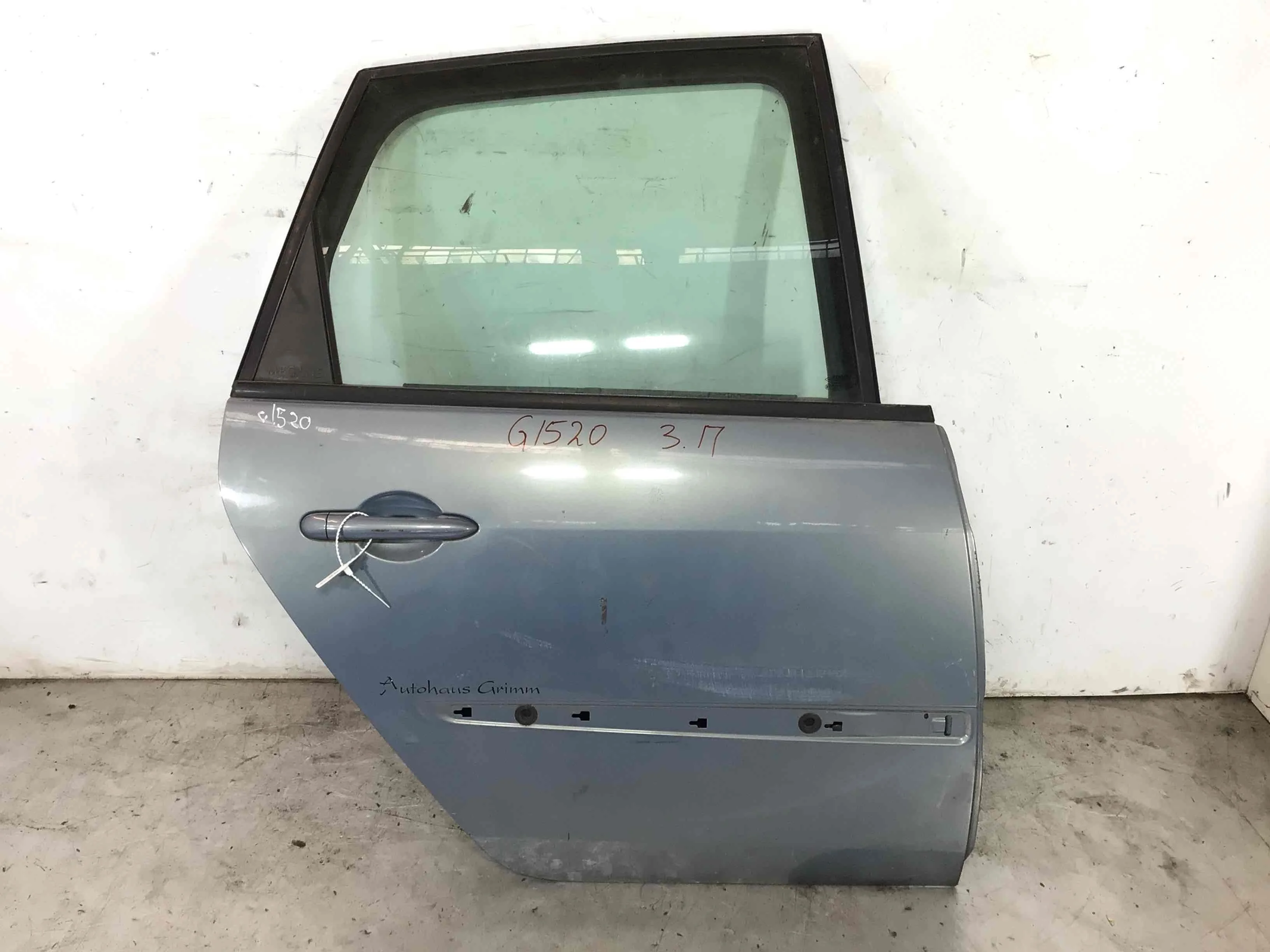 Дверь задняя правая Renault Scenic 2 поколение (2003-2006) бензин 2.0 i Механика Минивэн