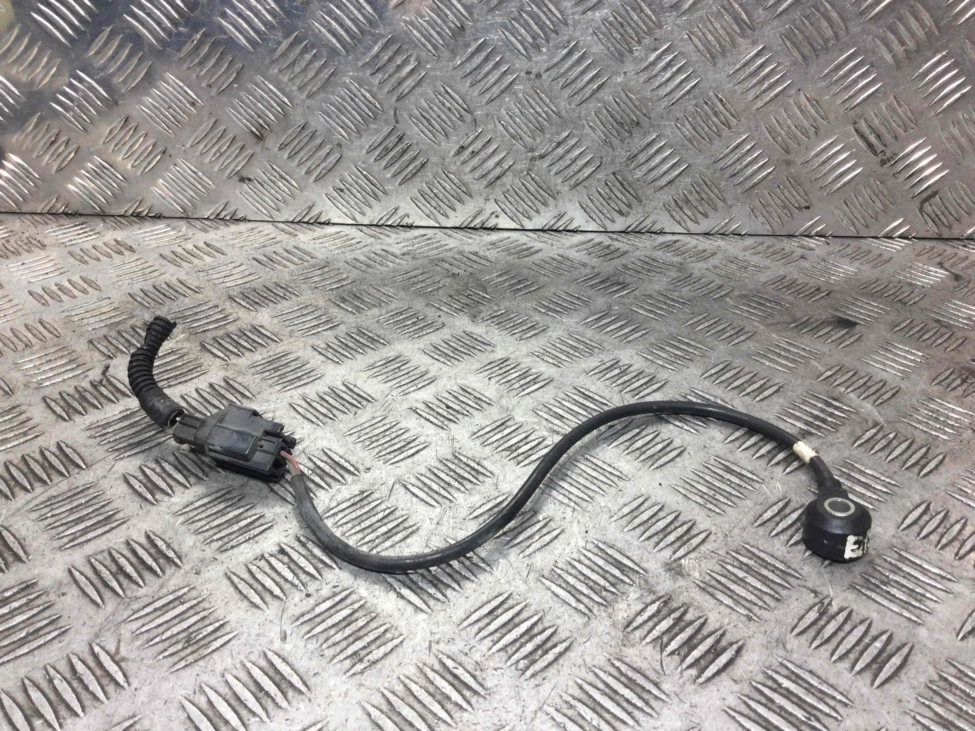 Датчик детонации Ford Focus 2 поколение (2005-2008) бензин 1.4 i Механика Седан