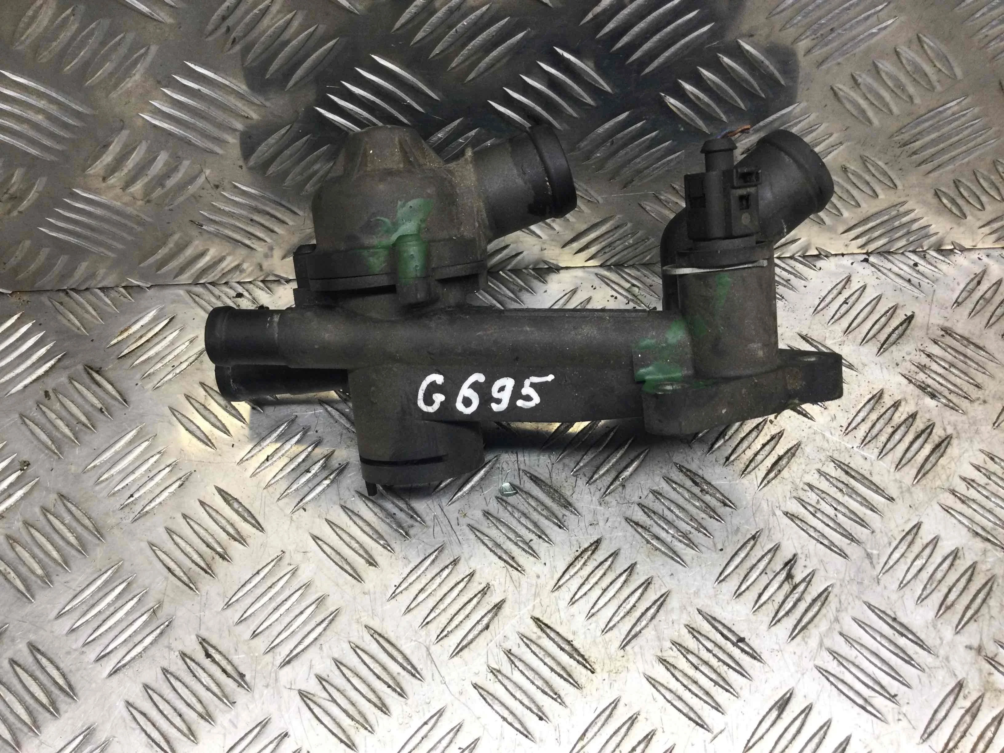 Корпус термостата Volkswagen Fox 1 поколение (2003-2009) бензин 1.2 i Механика Х/б