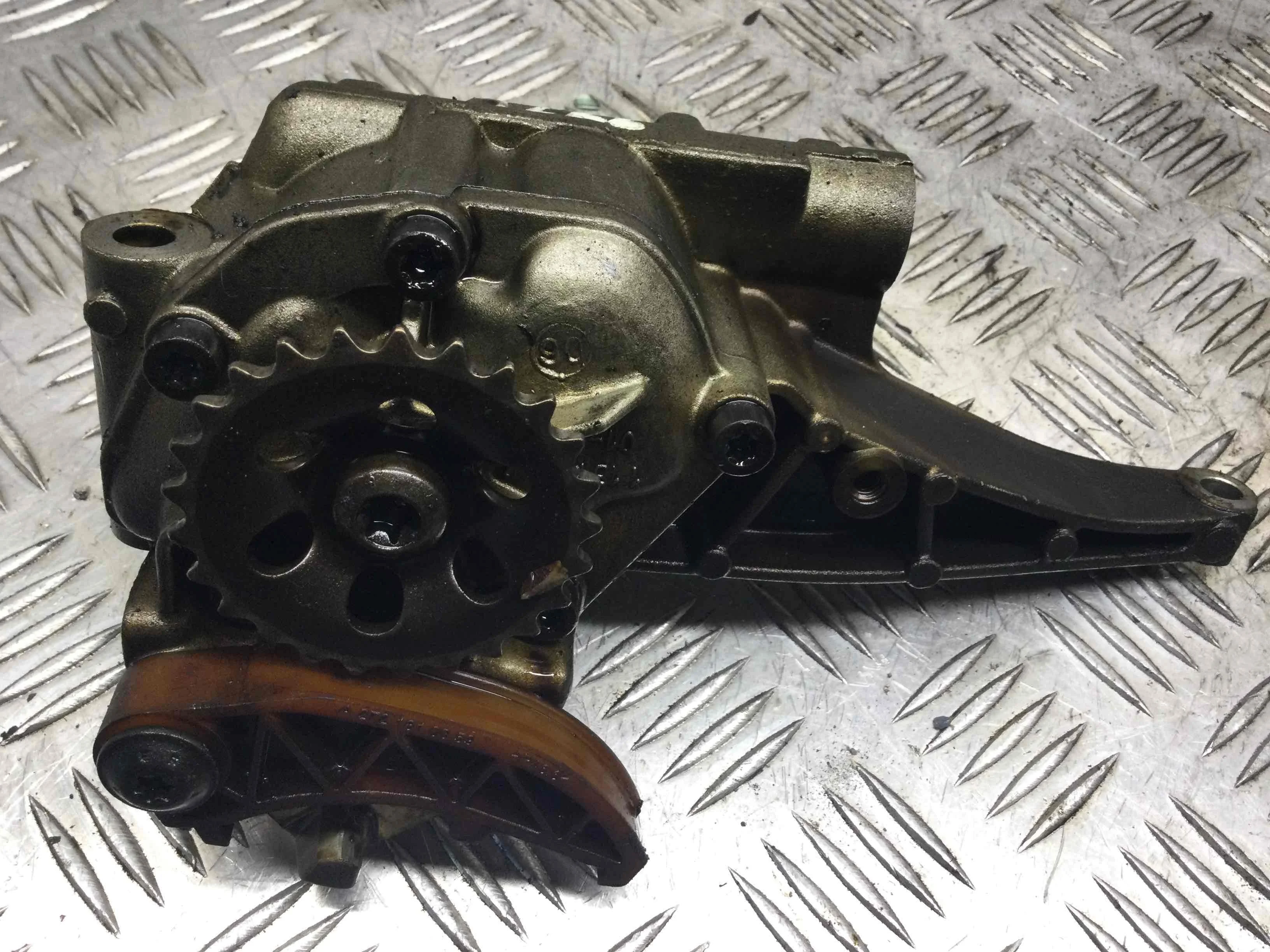 Насос масляный Mercedes CLK W209/A209 [рестайлинг] (2005-2010) бензин 3.0 i Автомат