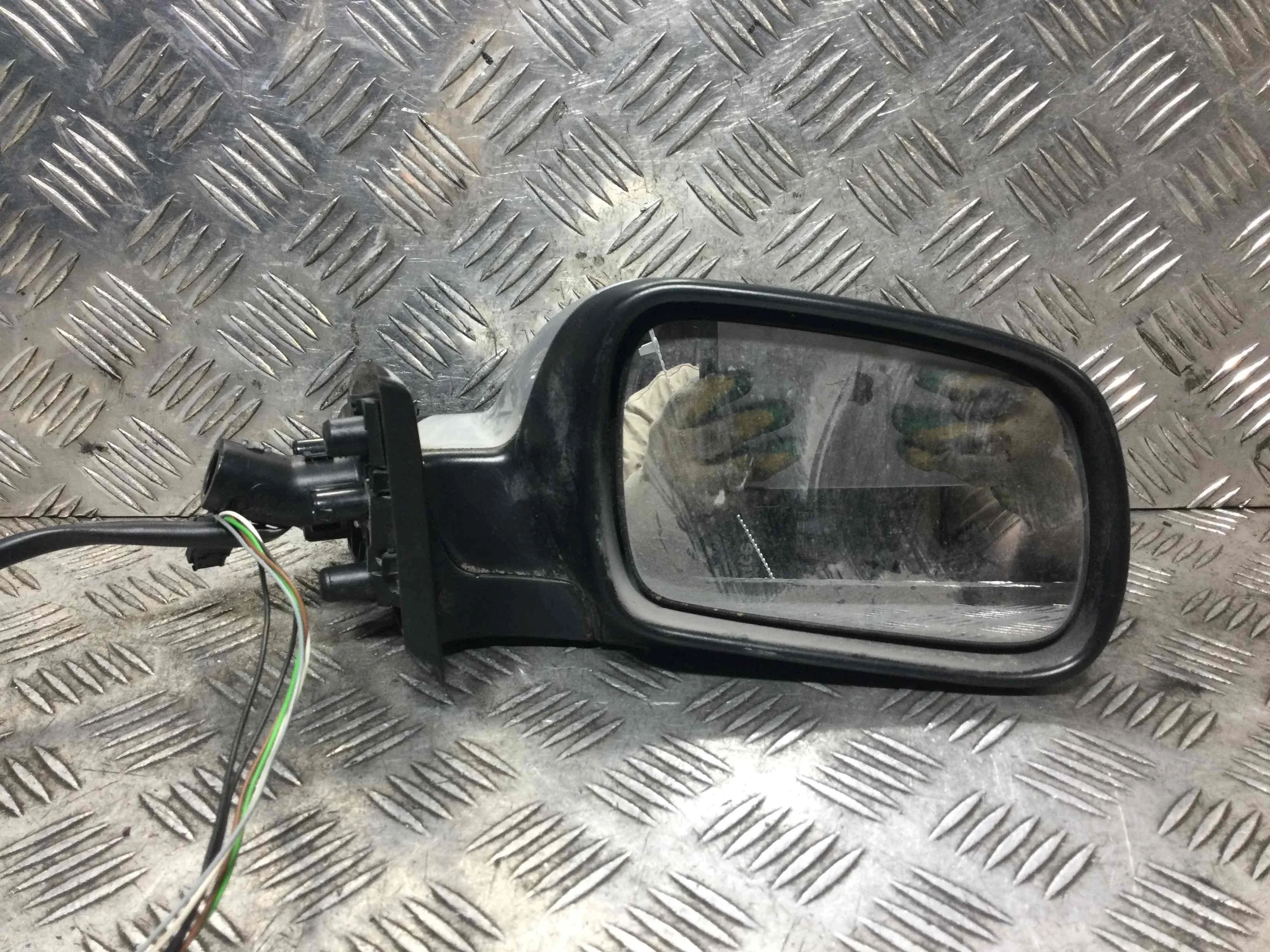 Зеркало наружное правое Peugeot 307 1 поколение (2001-2005) бензин 1.6 i Механика Универсал