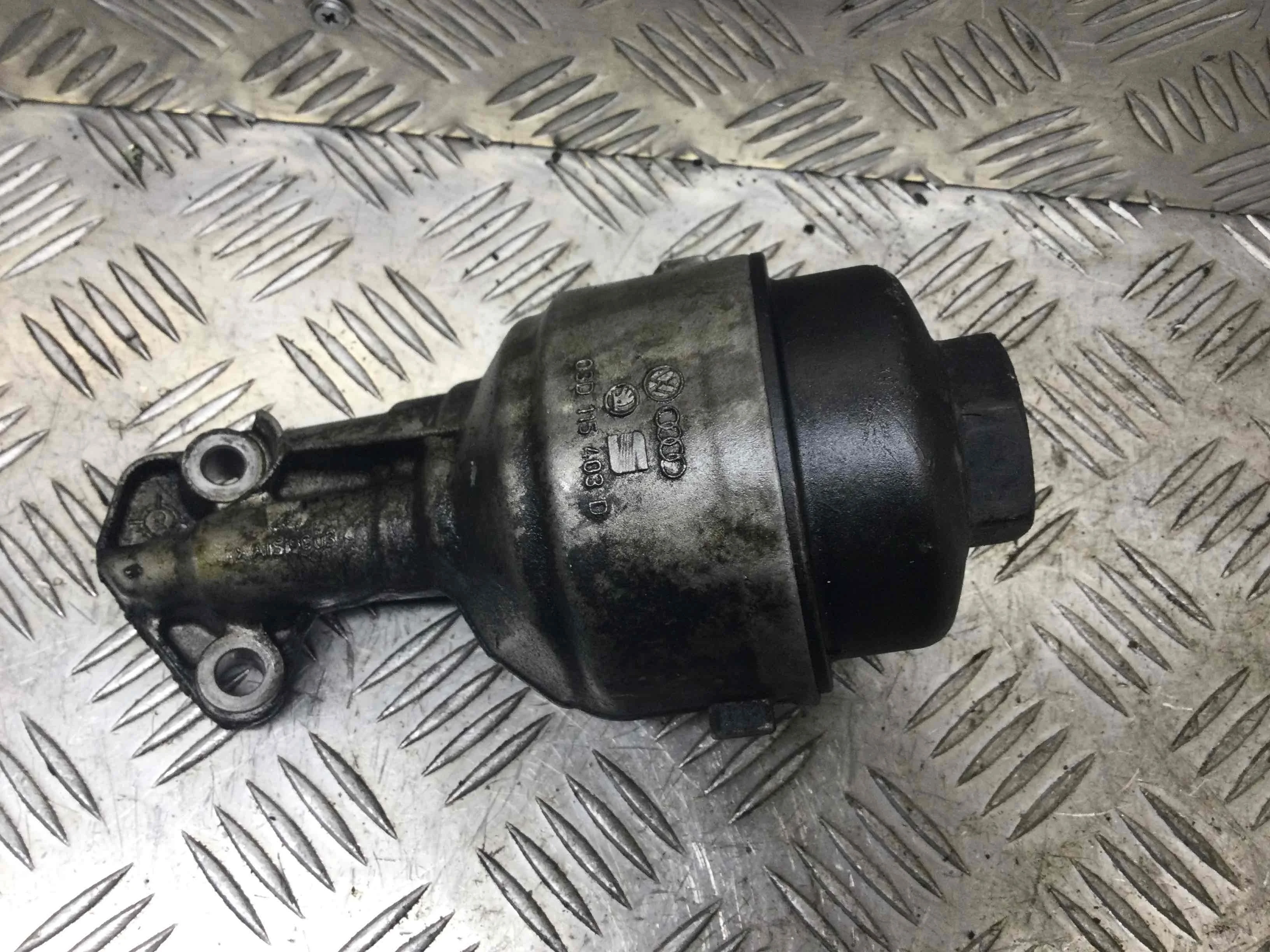 Корпус масляного фильтра Volkswagen Fox 1 поколение (2003-2009) бензин 1.2 i Механика Х/б