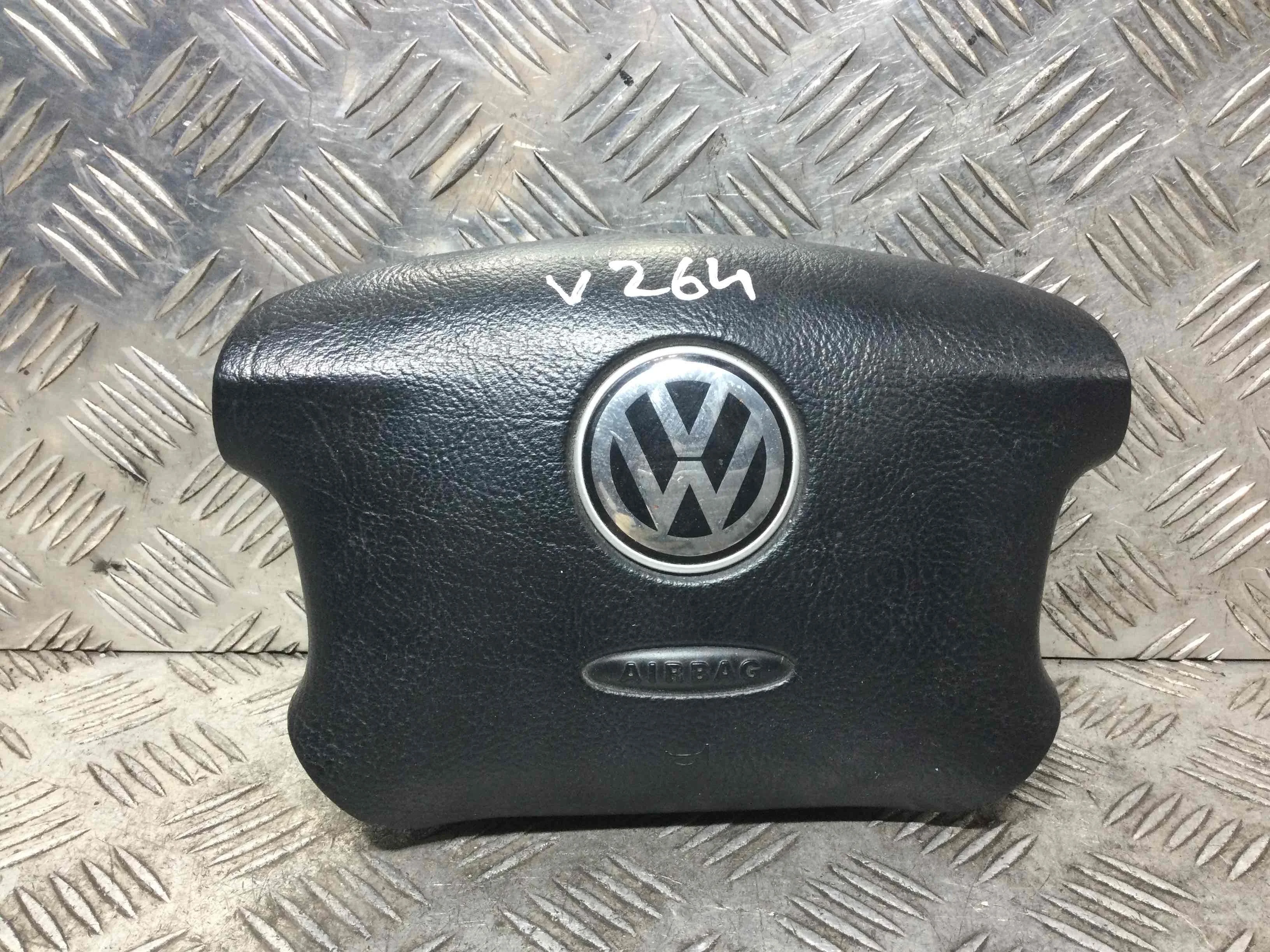 Подушка безопасности водителя Volkswagen Passat B5 (1996-2000) бензин 1.6 i Механика Универсал