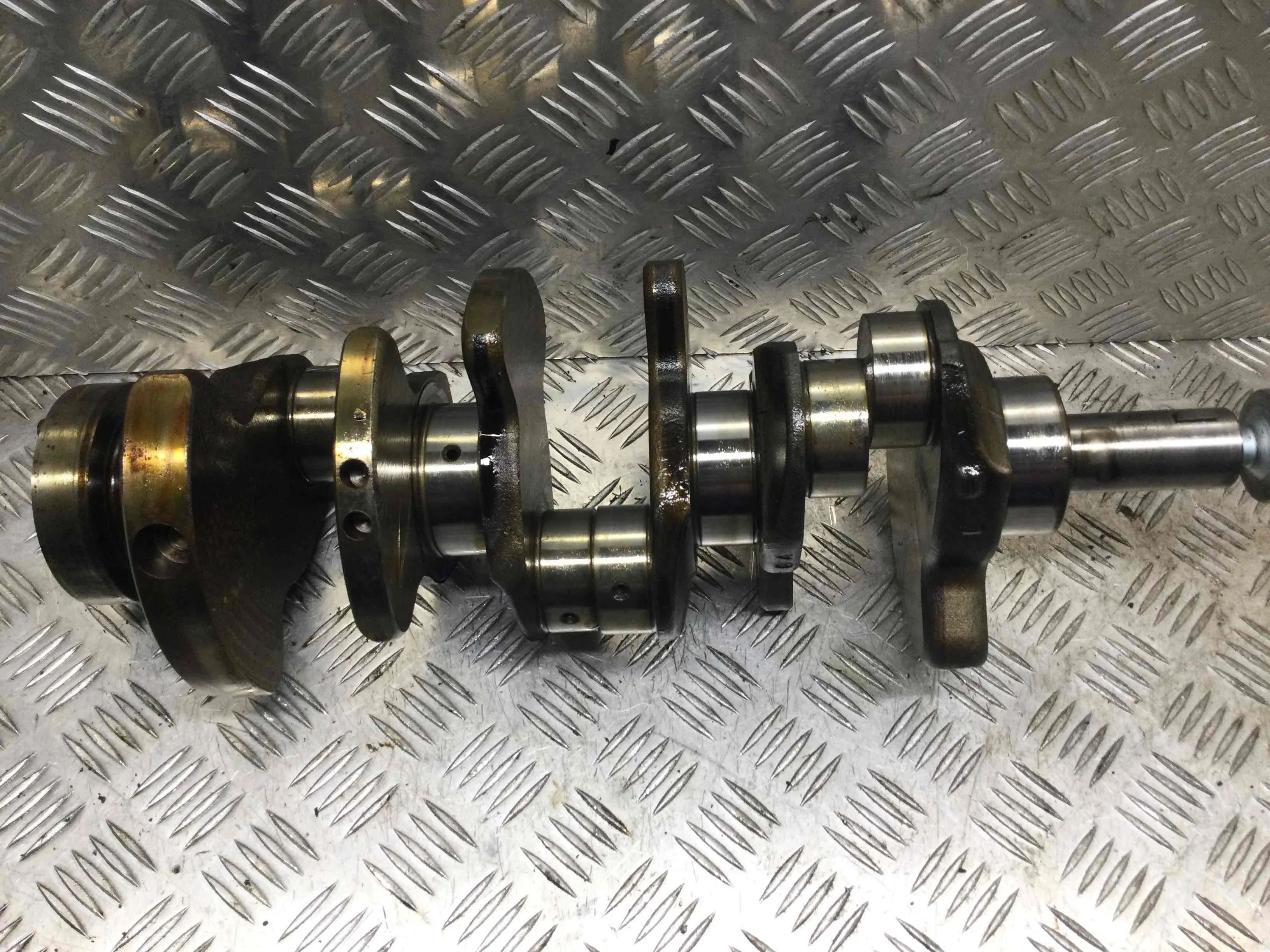 Коленвал Volkswagen Tiguan 1 поколение (2007-2011) бензин 2.0 TSI Автомат