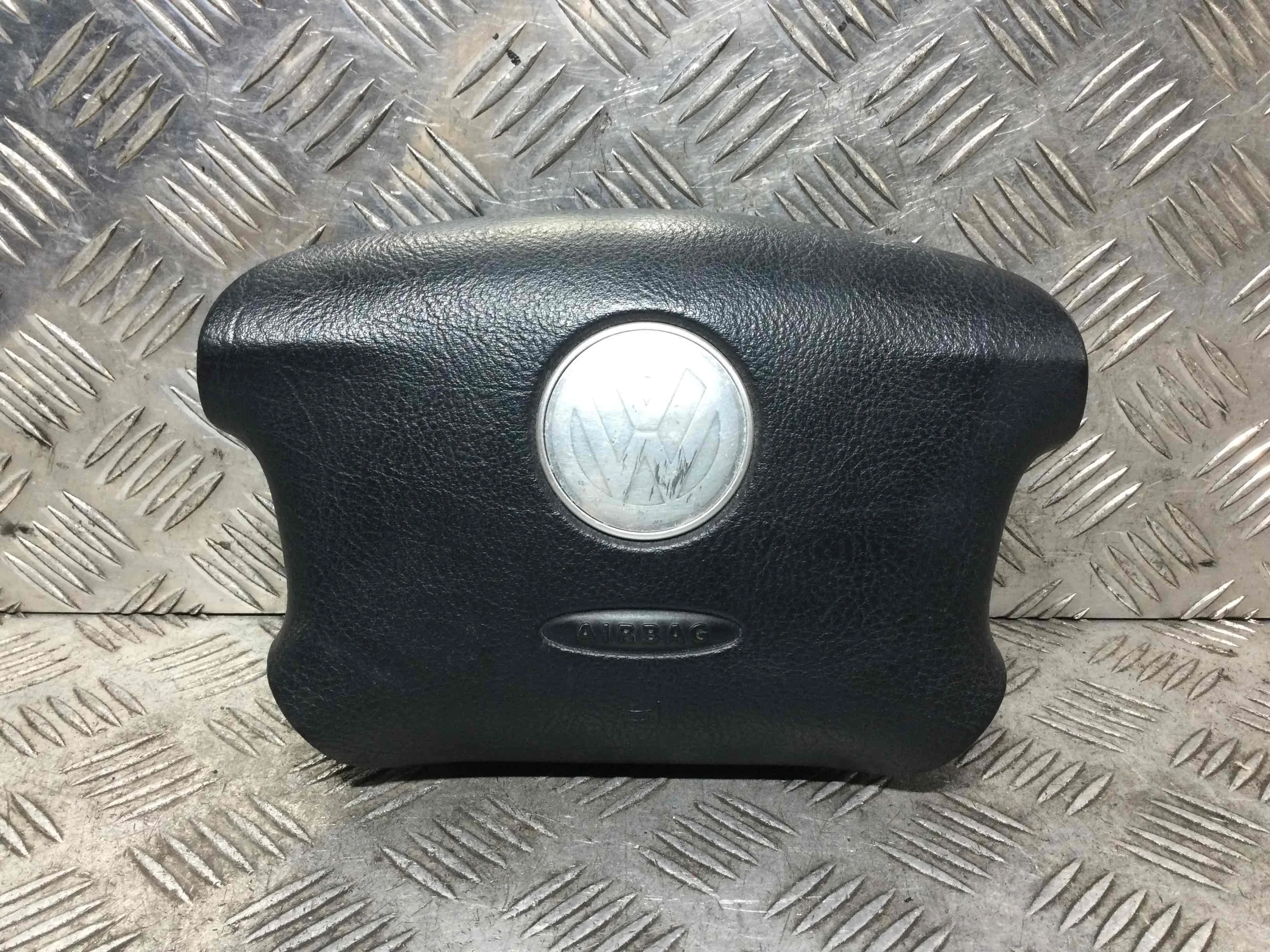 Подушка безопасности водителя Volkswagen Passat B5 (1996-2000) бензин 1.6 i Механика Универсал
