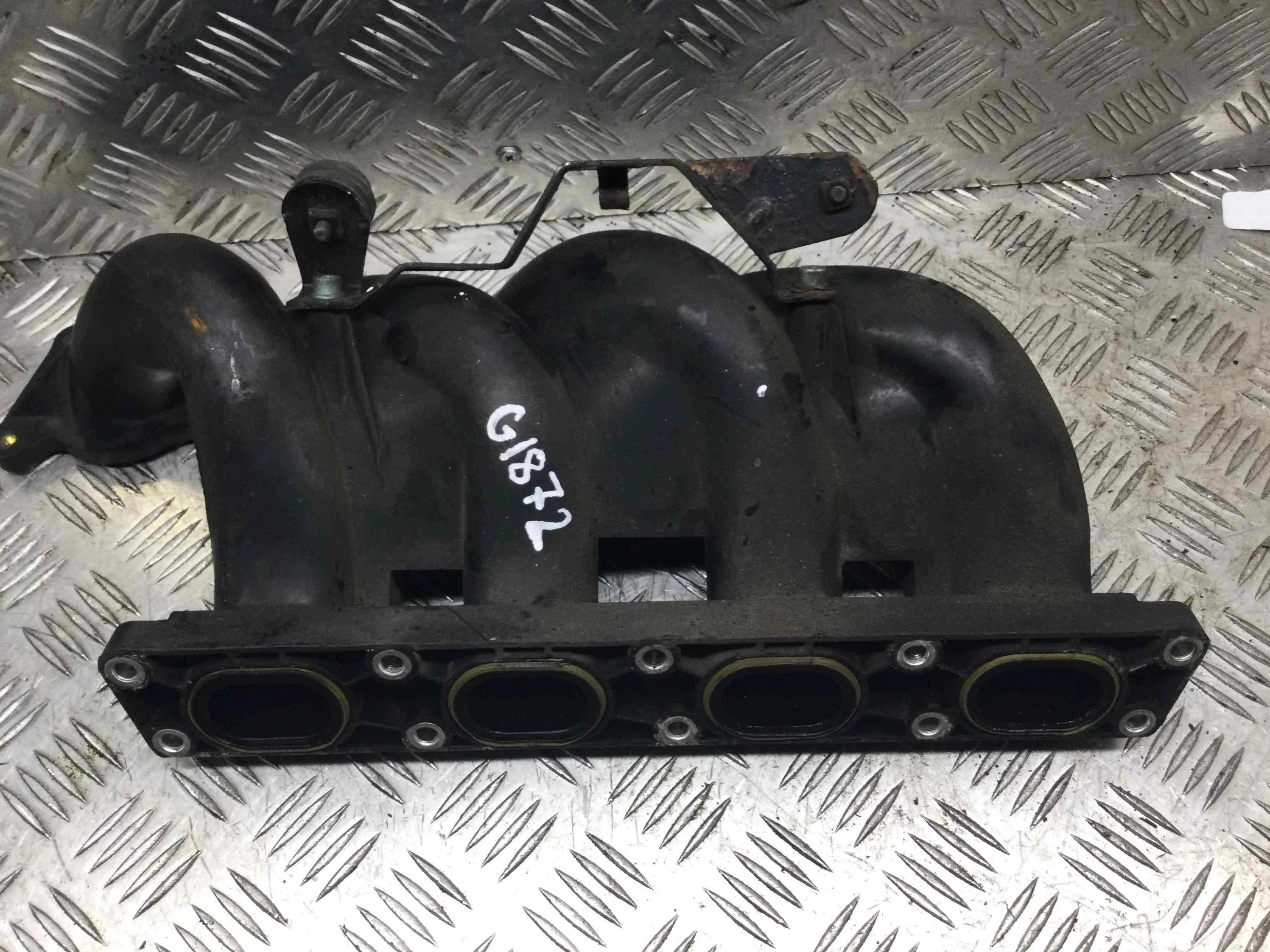 Коллектор впускной Audi A3 8L (1996-2000) бензин 1.8 i Механика Х/б