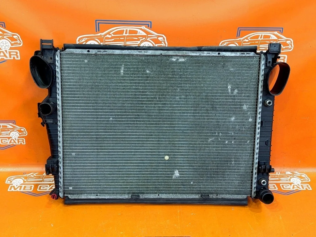 Радиатор Mercedes-Benz
