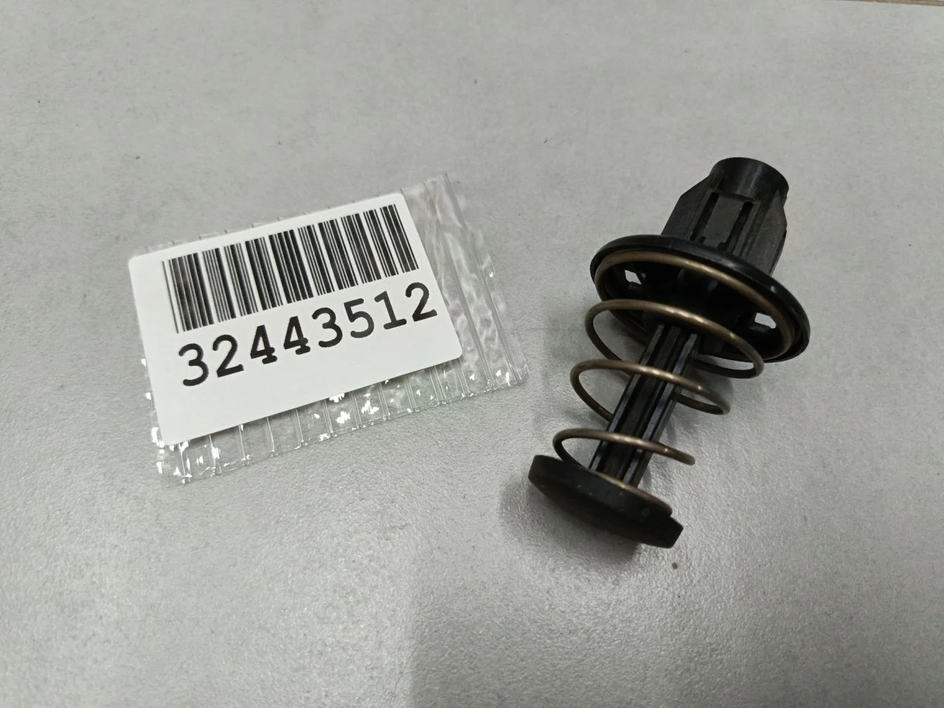 Отбойник капота для Mercedes CLS-klasse C257 2018-