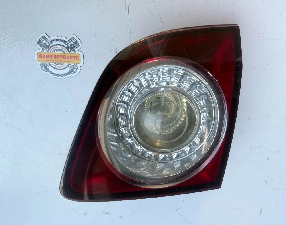 Фонарь крышки багажника внутренний Volkswagen Golf Plus I (2005—2009)
