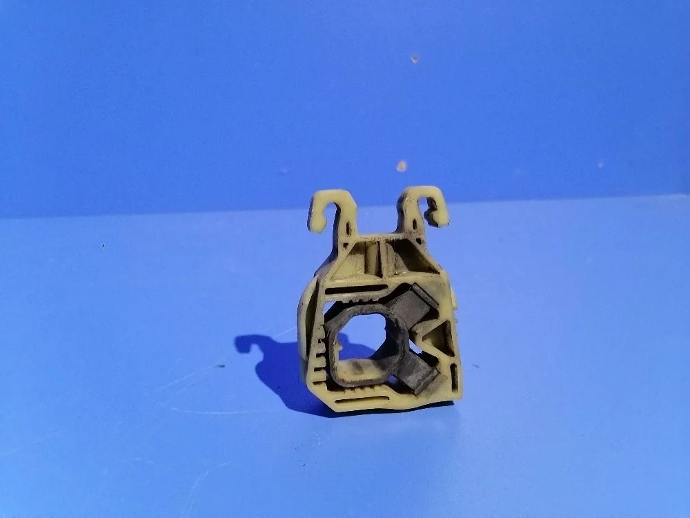 Фиксатор радиатора Volkswagen Golf Mk7 (2012—2017)