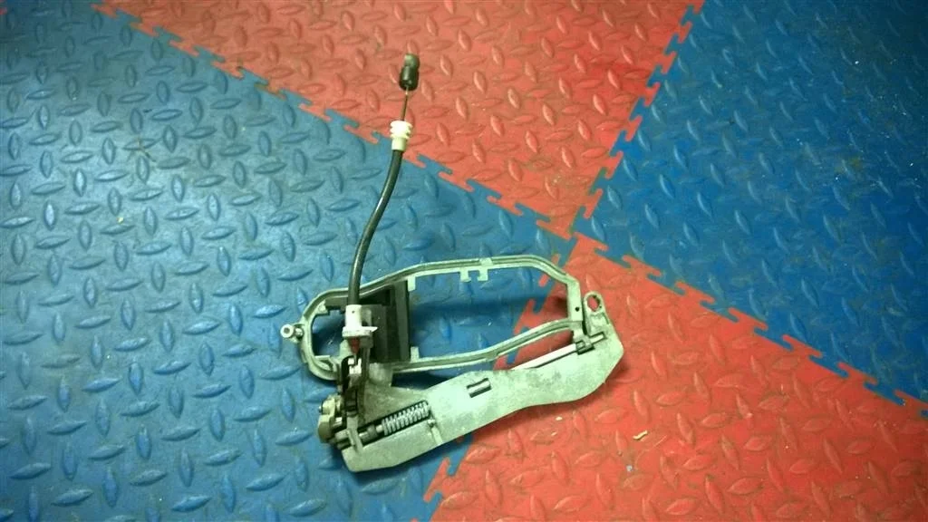 кронштейн ручки двери BMW X5 E53  M54B30 231 лс 3.0i