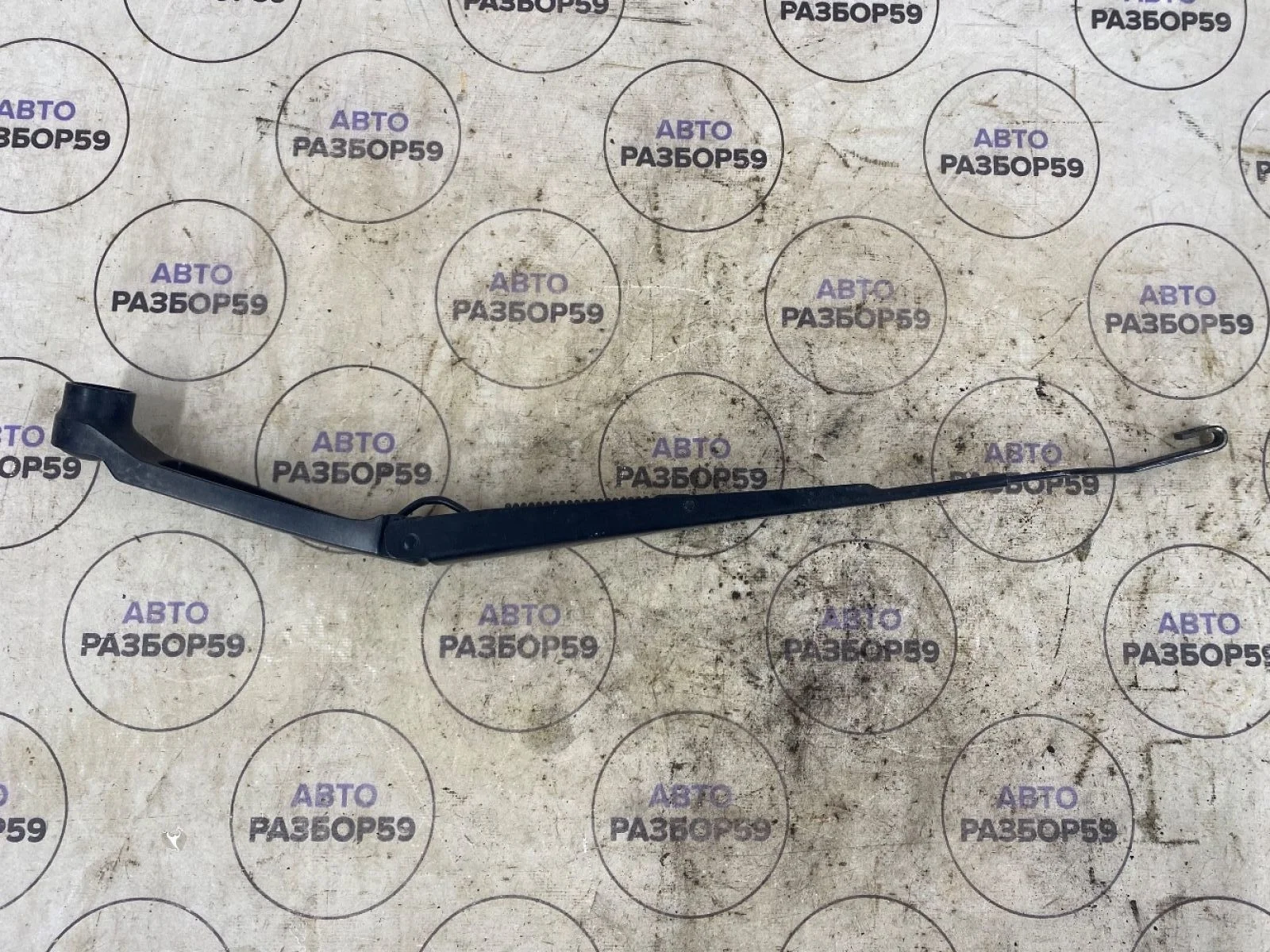 Поводок стеклоочистителя передний левый Hyundai Creta I (2016—2020)