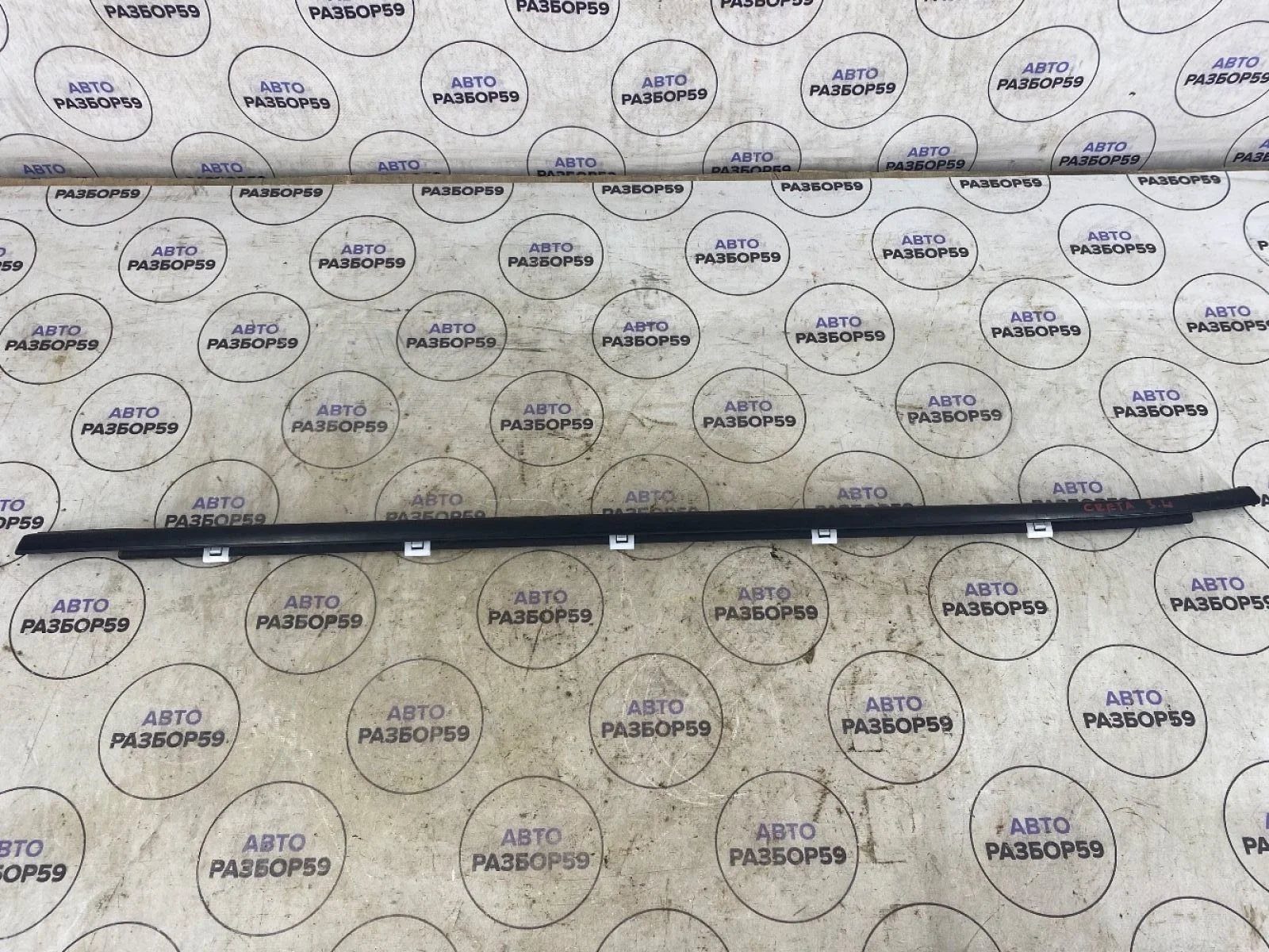 Уплотнитель стекла двери Hyundai Creta I (2016—2020)