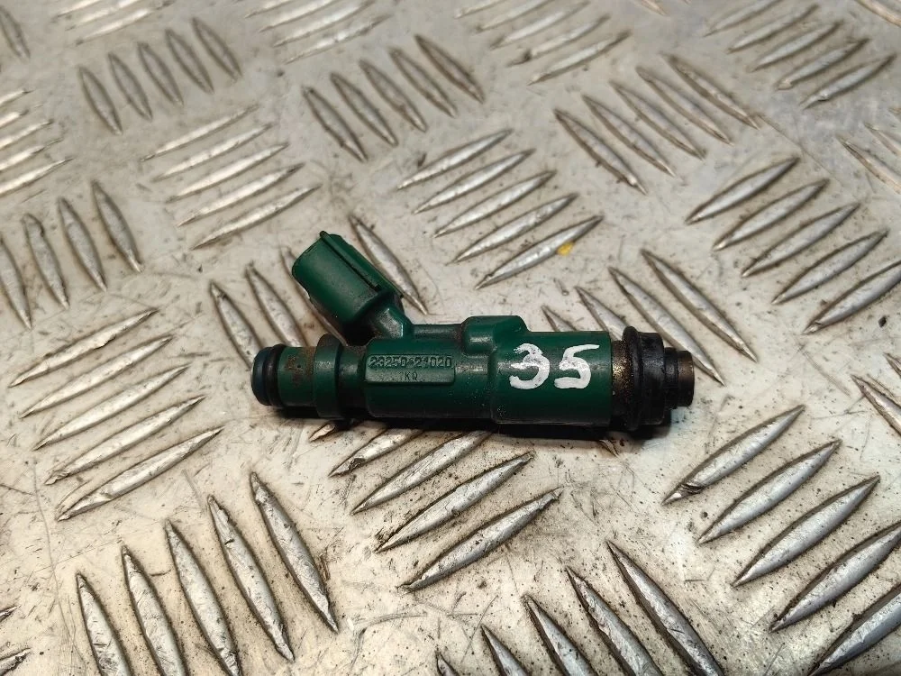 Форсунка топливная Toyota Corolla IX