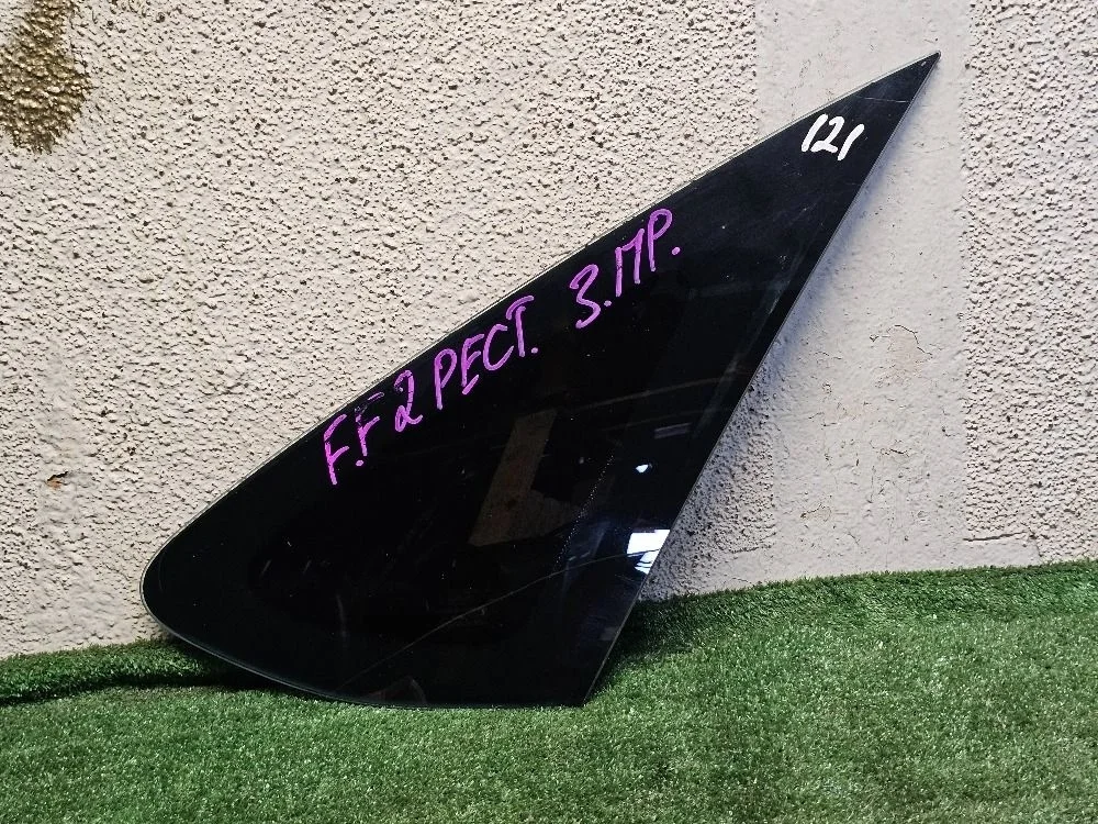 Стекло глухое заднее правое Ford Focus