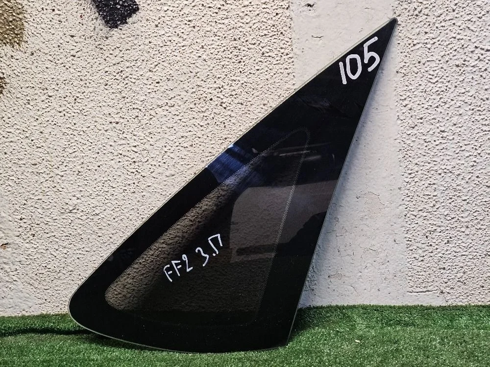 Стекло глухое правое на Ford Focus 2