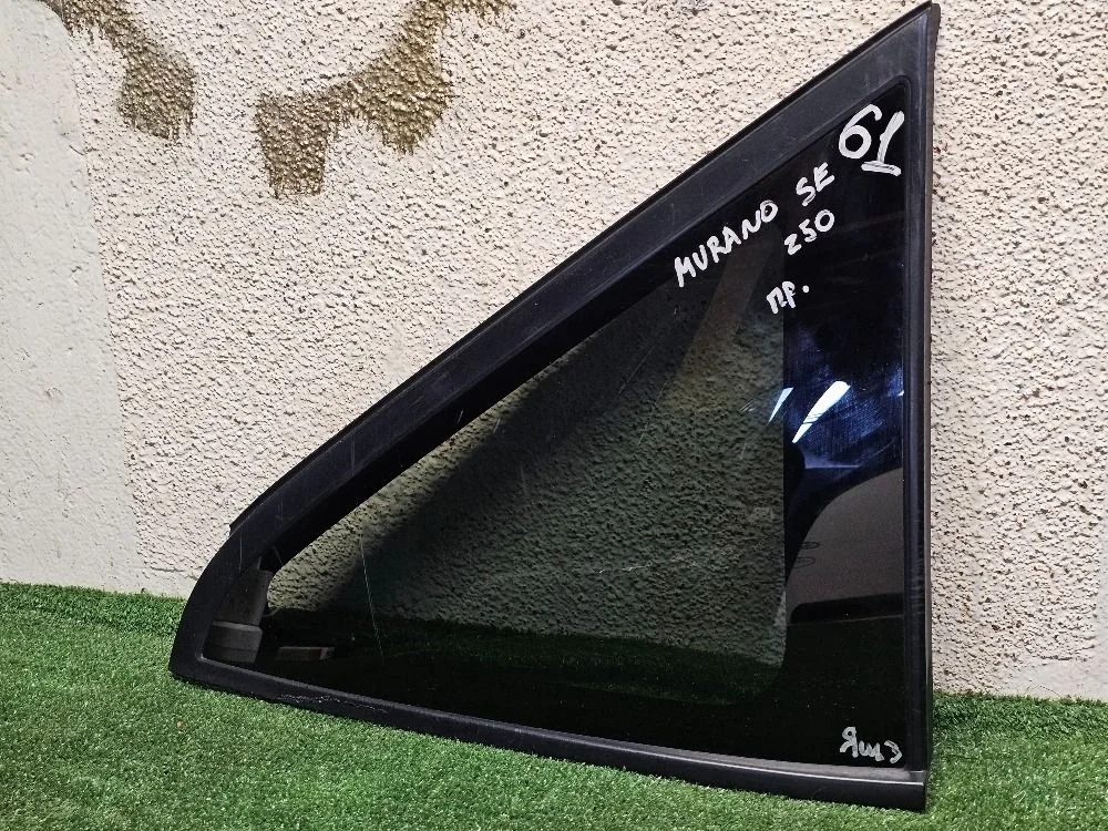 Стекло кузовное глухое заднее правое Murano Z50